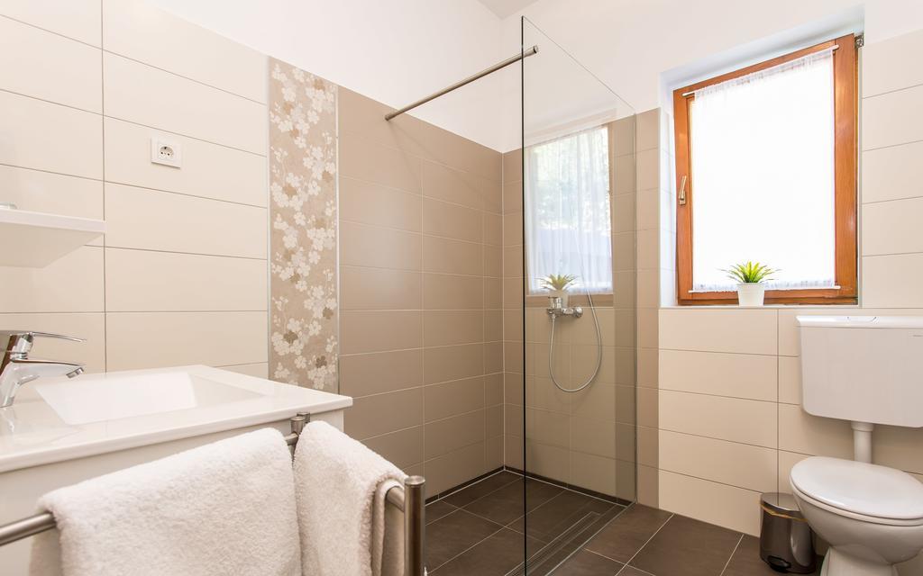 Apartments Frgacic Baska  Luaran gambar